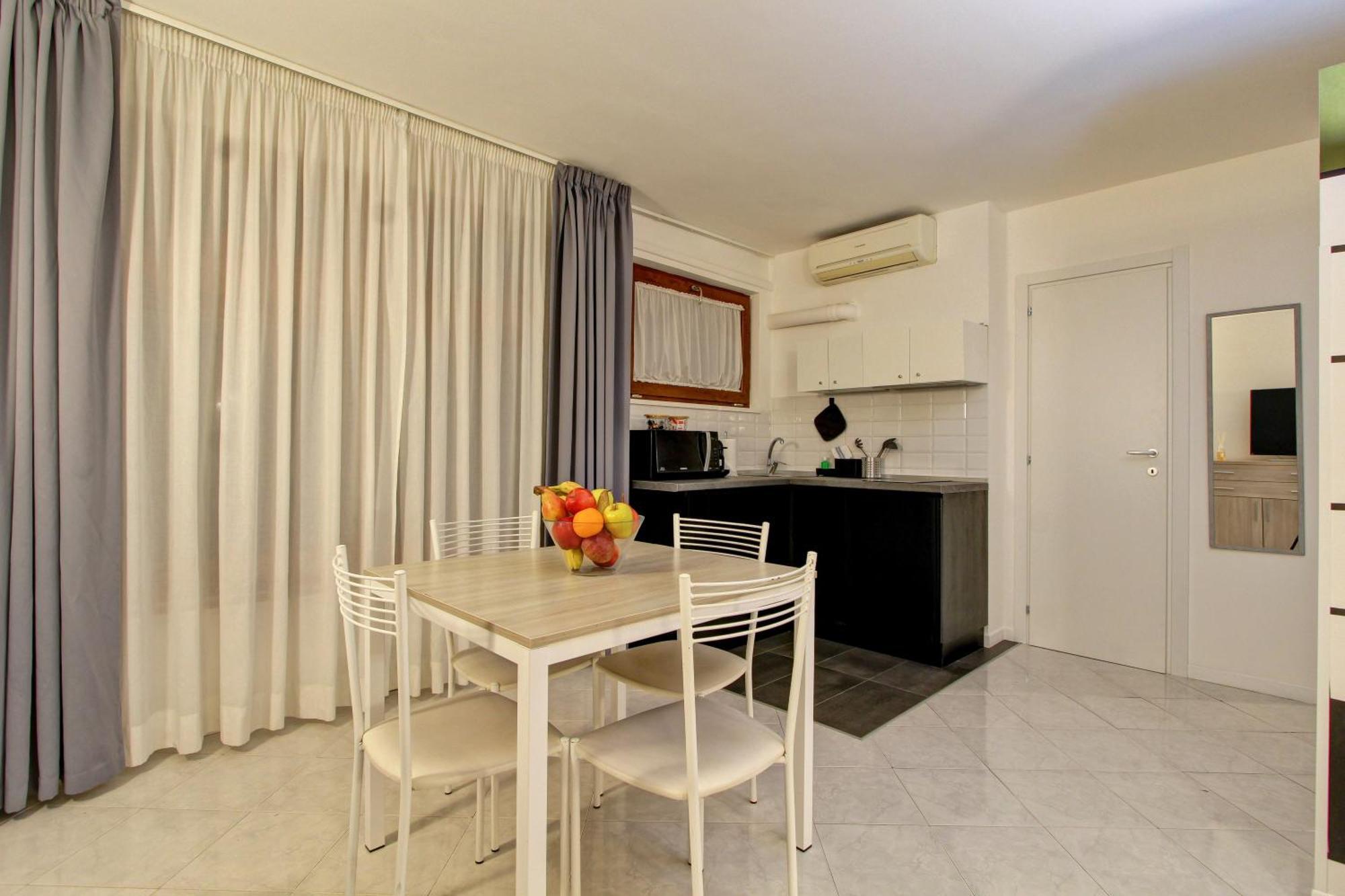 Fermata San Pietro - Con Parcheggio Apartamento